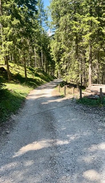 Sentiero verso il Rifugio delle Odle in Val di Funes
