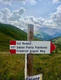 Sentiero da Passo Sella al Rifugio Friedrich August